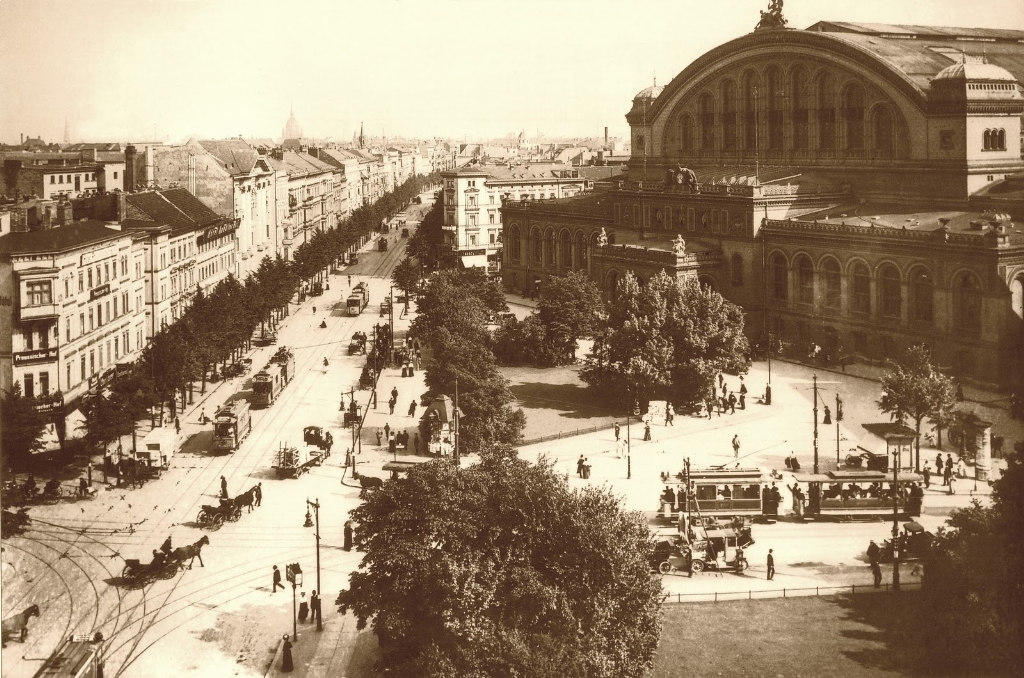 Anhalter_Bahnhof_und_Askanischer_Platz.jpg